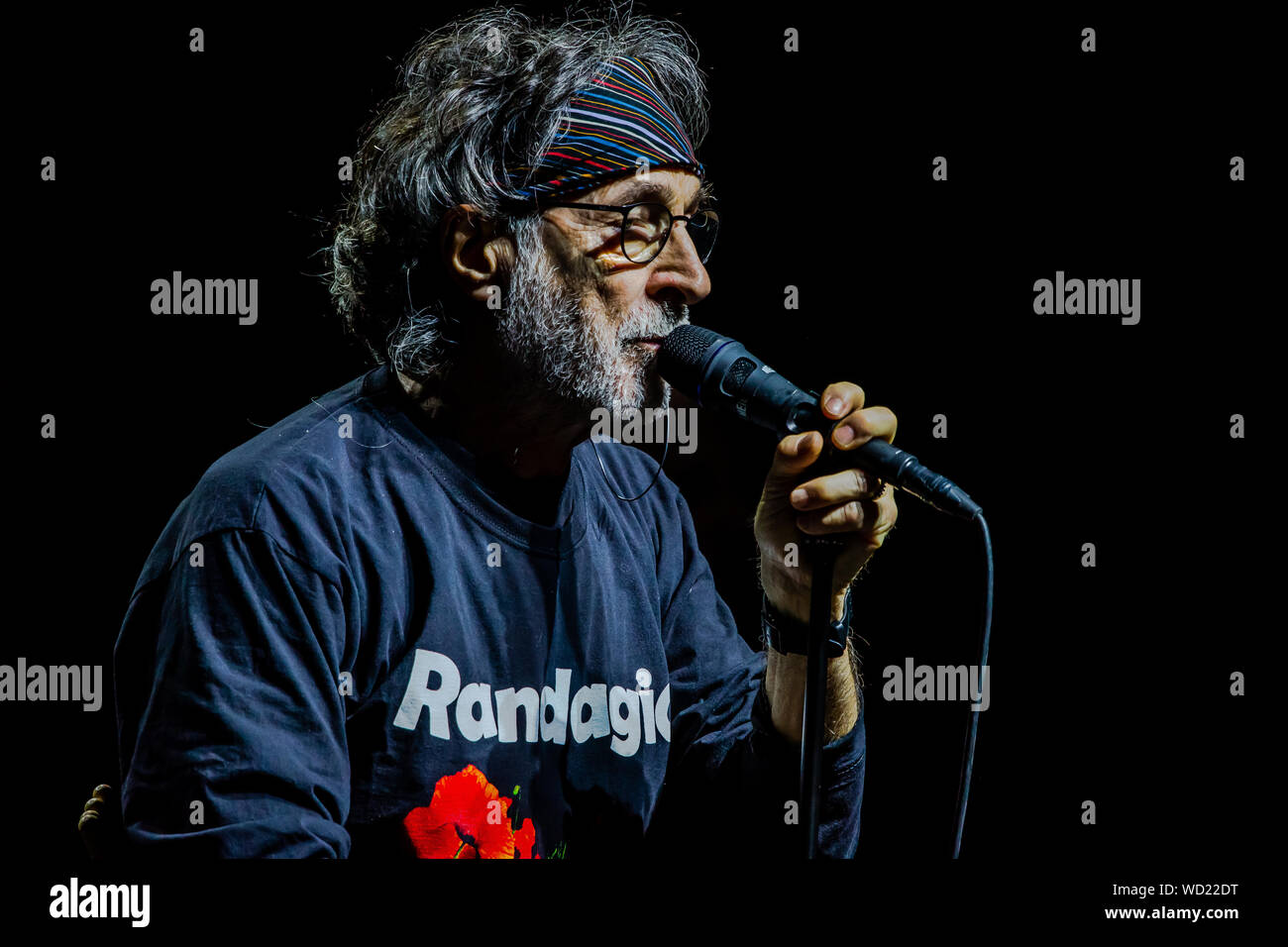 Franz Di Cioccio, front man e fondatore di "PFM - Premiata Fonderia Marconi", è tra le centinaia di icone della musica che hanno cambiato il nostro mondo! La rivista britannica 'Prog UK " ha dichiarato in questo numero speciale di "Collezionisti" Edizione - Specialv100th emettere '. La PFM front man è l unico artista nel mondo latino a sono stati inclusi nella prestigiosa classifica lungo con nomi come Brian Eno, David Gilmour, Frank Zappa, Peter Gabriel, Kate Bush, Paul McCartney, Ian Anderson, Mike Oldfield, Robert Freep, Alan Parson, ecc. (Foto di Luigi Rizzo/Pacific Stampa) Foto Stock