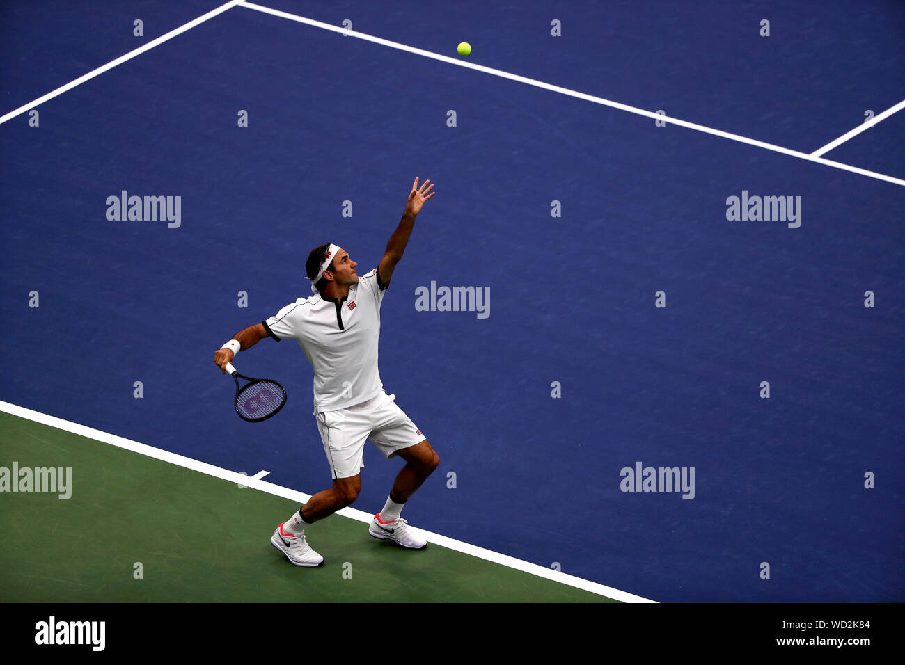 Roger Federer Serving Immagini E Fotos Stock Alamy
