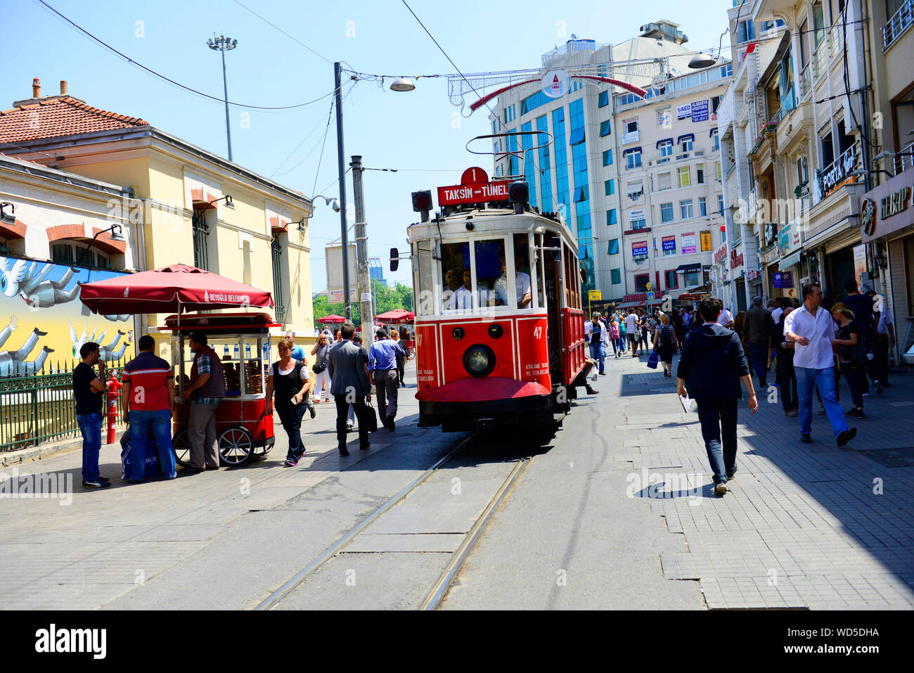 Il vecchio tram in Taksim, Istanbul Foto Stock