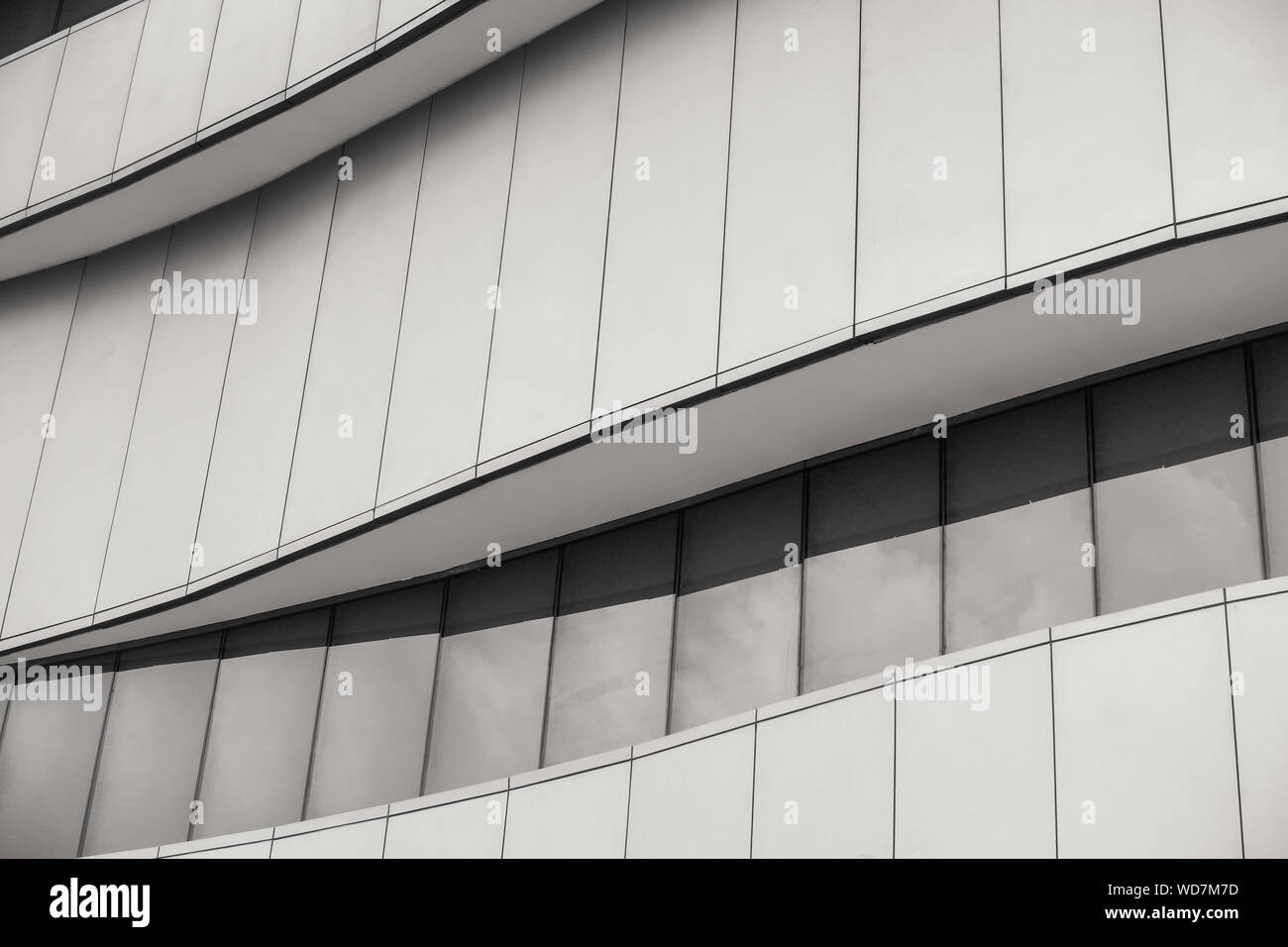 Geometrico astratto modello rettangolare della copertura della facciata, Architettura moderna del composito di alluminio struttura di rivestimento. Architettonico d'arte facciate S Foto Stock