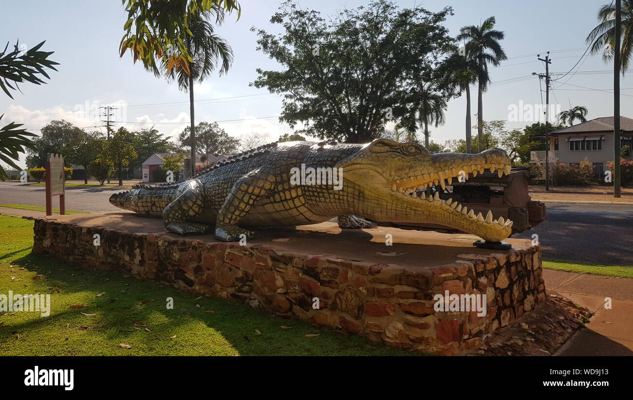 Normanton, Queensland, Krys la statua del re di Savannah coccodrillo gigante Foto Stock