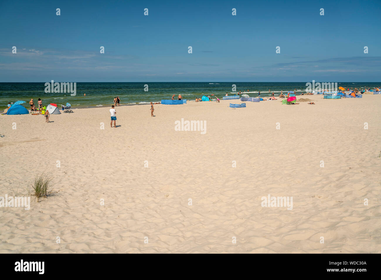 Strand im Ostsee Badeort Leba, Pommern, Polen, Europa | la spiaggia del mare del Baltico resort city Leba, Pomerania, Polonia, Europa Foto Stock