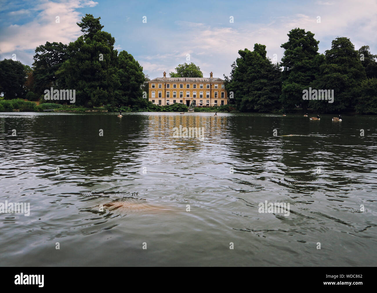 I Giardini di Kew lago mansion Foto Stock