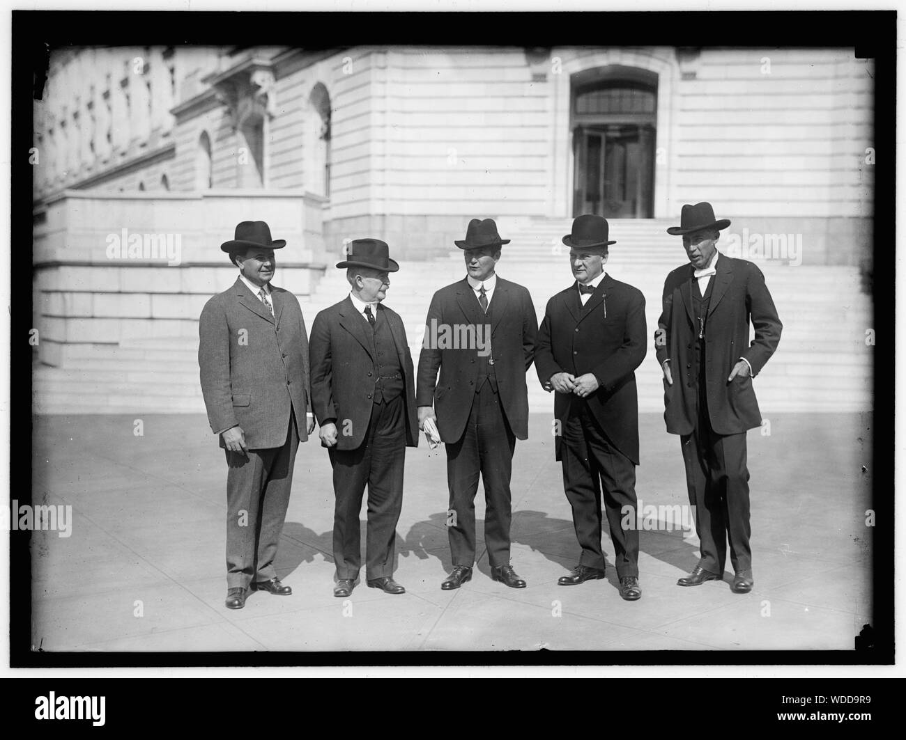 I governatori degli stati. Cinque Stati di cotone. I GOVERNATORI TRAMMELL DELLA FLORIDA O'Neal di ALABAMA SLAYTON DELLA GEORGIA L.E. Sala della Louisiana CRUCE DI OKLAHOMA Abstract/medio: 1 negativi : vetro 5 x 7 in. o più piccolo Foto Stock