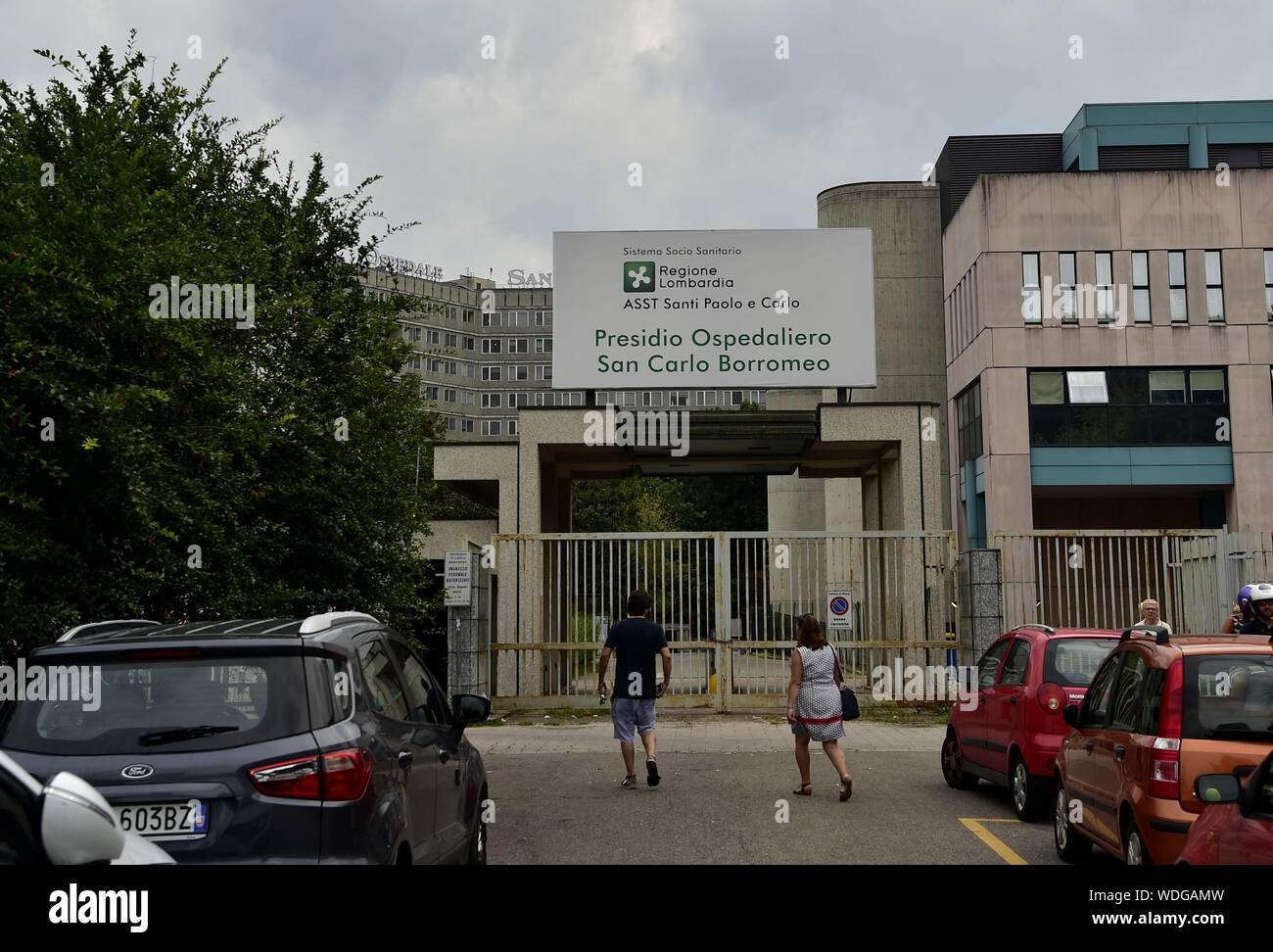 Esterno del San Carlo Borromeo in ospedale o le voci ACE per il locale Azienda Sanitaria Santi Paolo e Carlo (Duilio Piaggesi/fotogramma, Milano - 2019-08-20) p.s. la foto e' utilizzabile nel rispetto del contesto in cui e' stata scattata, e senza intento diffamatorio del decoro delle persone rappresentate Foto Stock