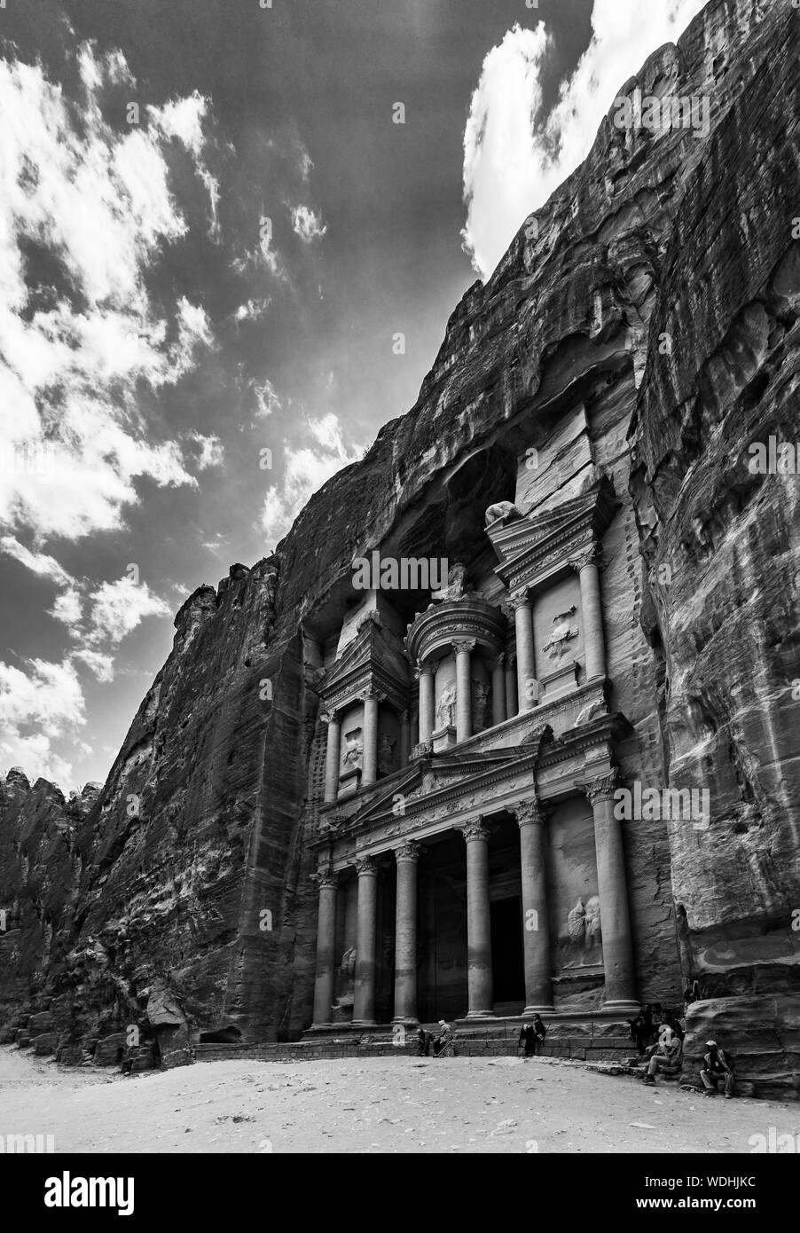 Una foto in bianco e nero del Tesoro (Petra). Foto Stock