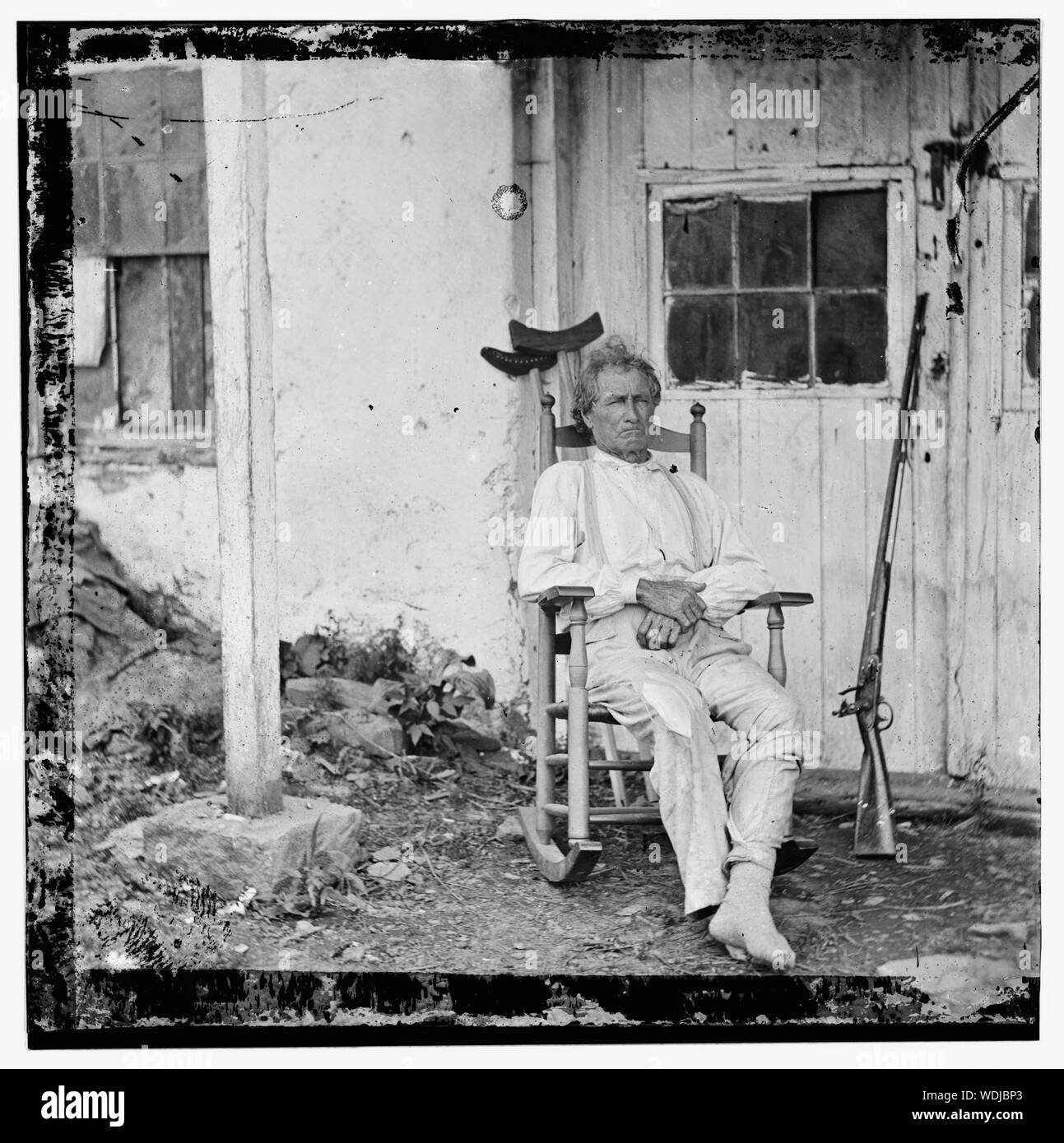 Gettysburg, Pennsylvania. John L. Burns, il vecchio eroe di Gettysburg, con la pistola e stampelle Foto Stock