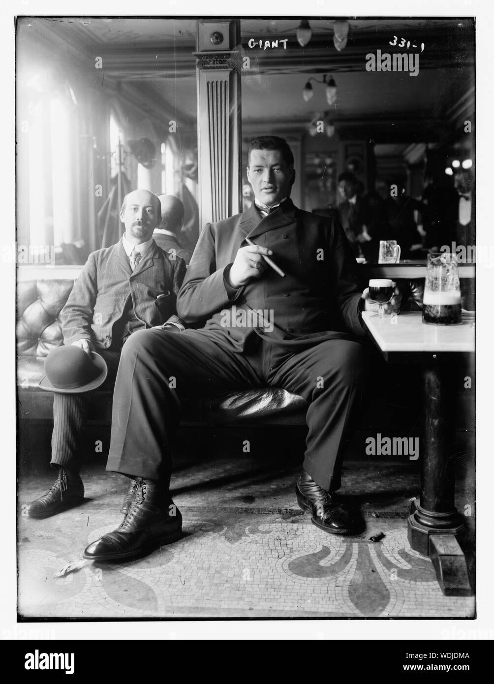 Abstract gigante/medio: 1, negativo : vetro 8 x 10 in. Foto Stock