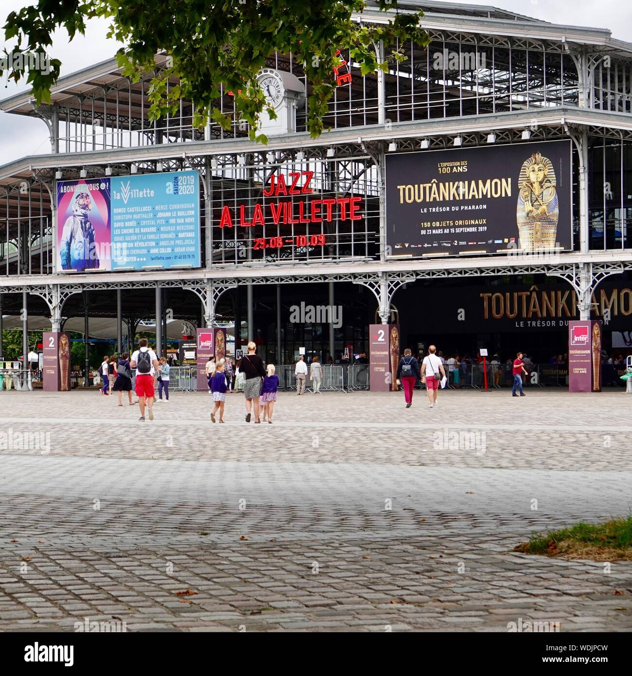 Tutankhamon presentano presso la Grande Halle de la Villette di Parigi, Francia. Foto Stock