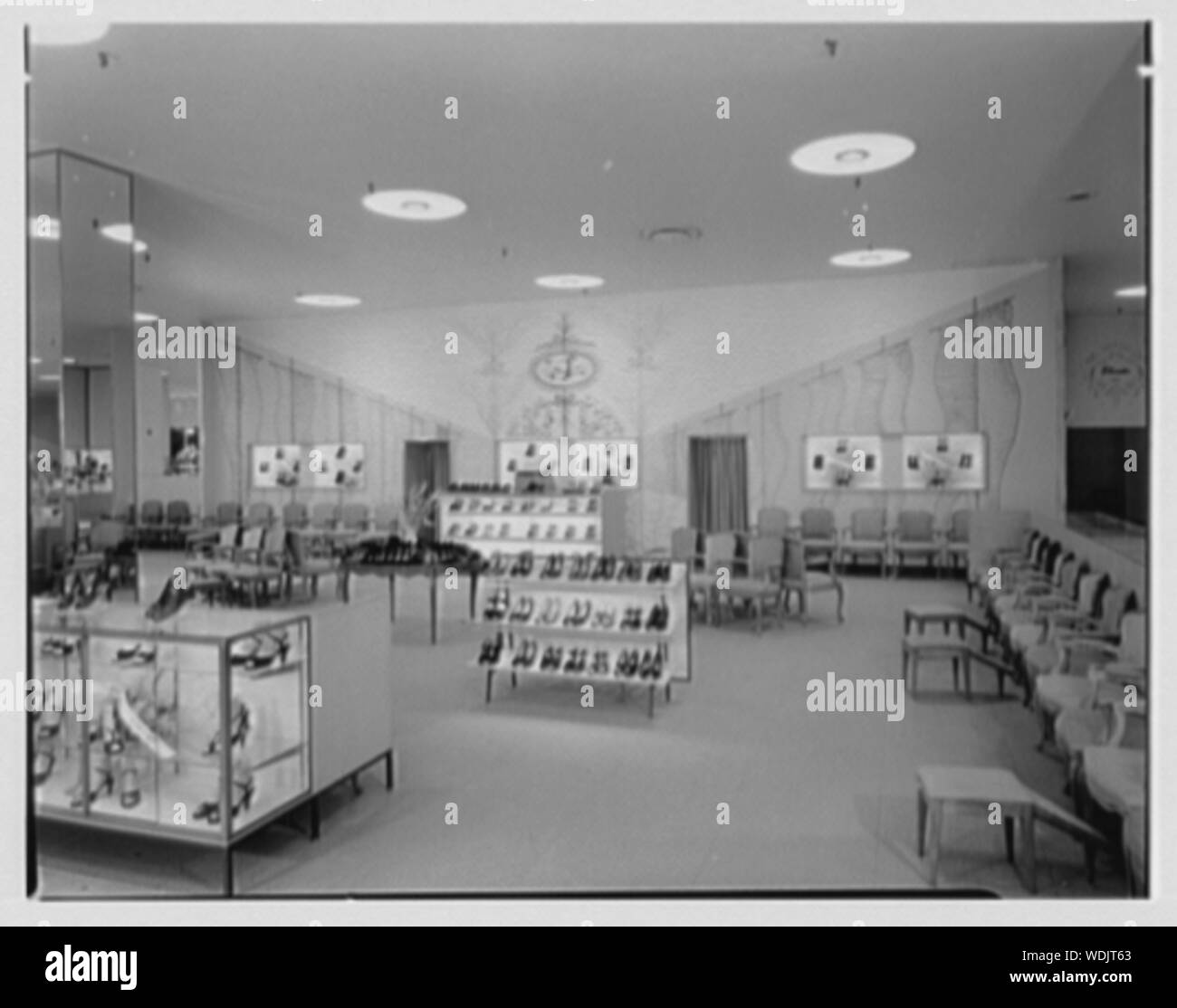 Gimbel fratelli, business in croce centro della contea, Yonkers, New York. Abstract/medio: Collezione Gottscho-Schleisner Foto Stock