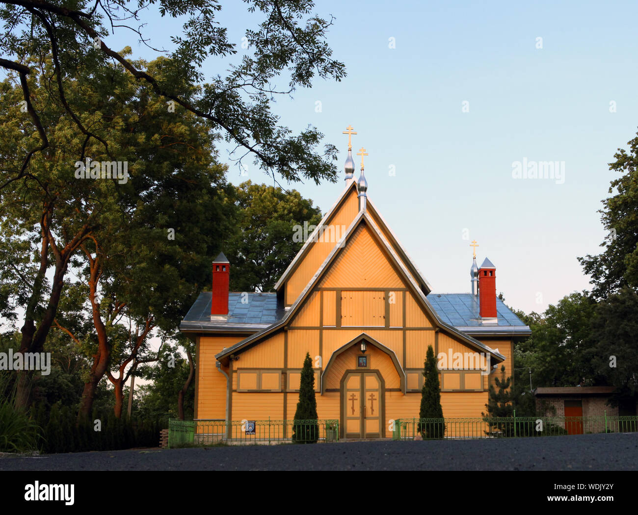 Tallinn, Estonia - 29 Giugno 2019: Saint Nicholas ortodossi in legno chiesa situata nella zona di Kopli Foto Stock
