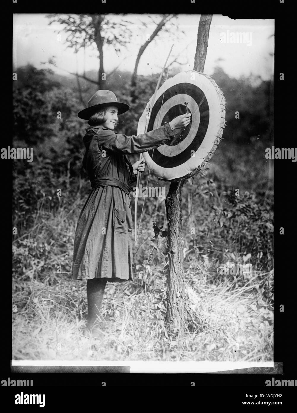 Girl Scouts Abstract/medio: 1, negativo : vetro 8 x 6 in. Foto Stock