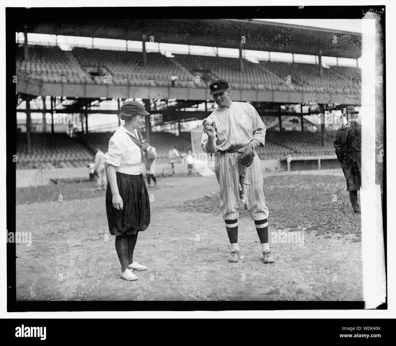 Le ragazze di baseball/astratta medio: 1 negativi : vetro 4 x 5 in. o più piccolo Foto Stock