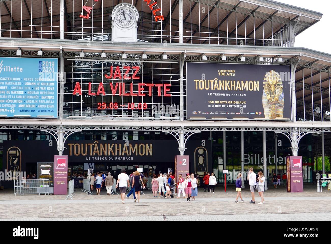 Tutankhamon presentano presso la Grande Halle de la Villette di Parigi, Francia. Foto Stock