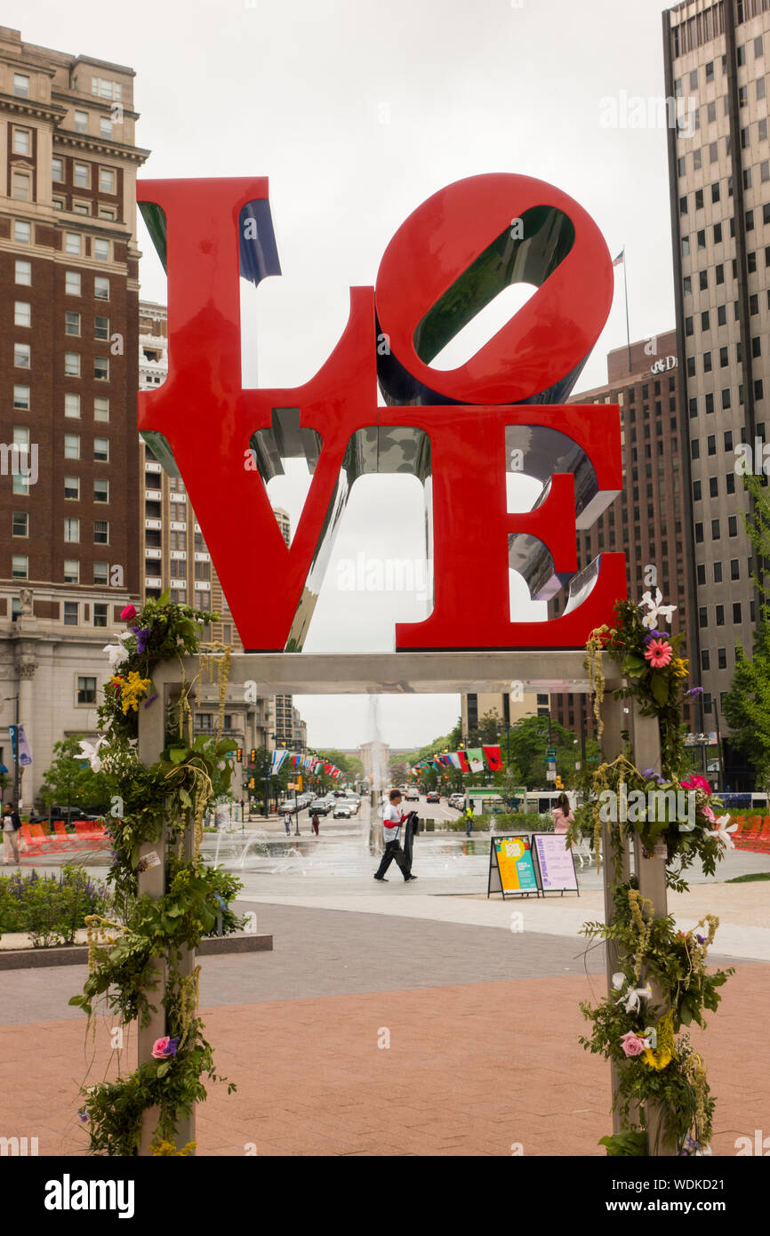 Love scultura a Philadelphia PA Foto stock - Alamy