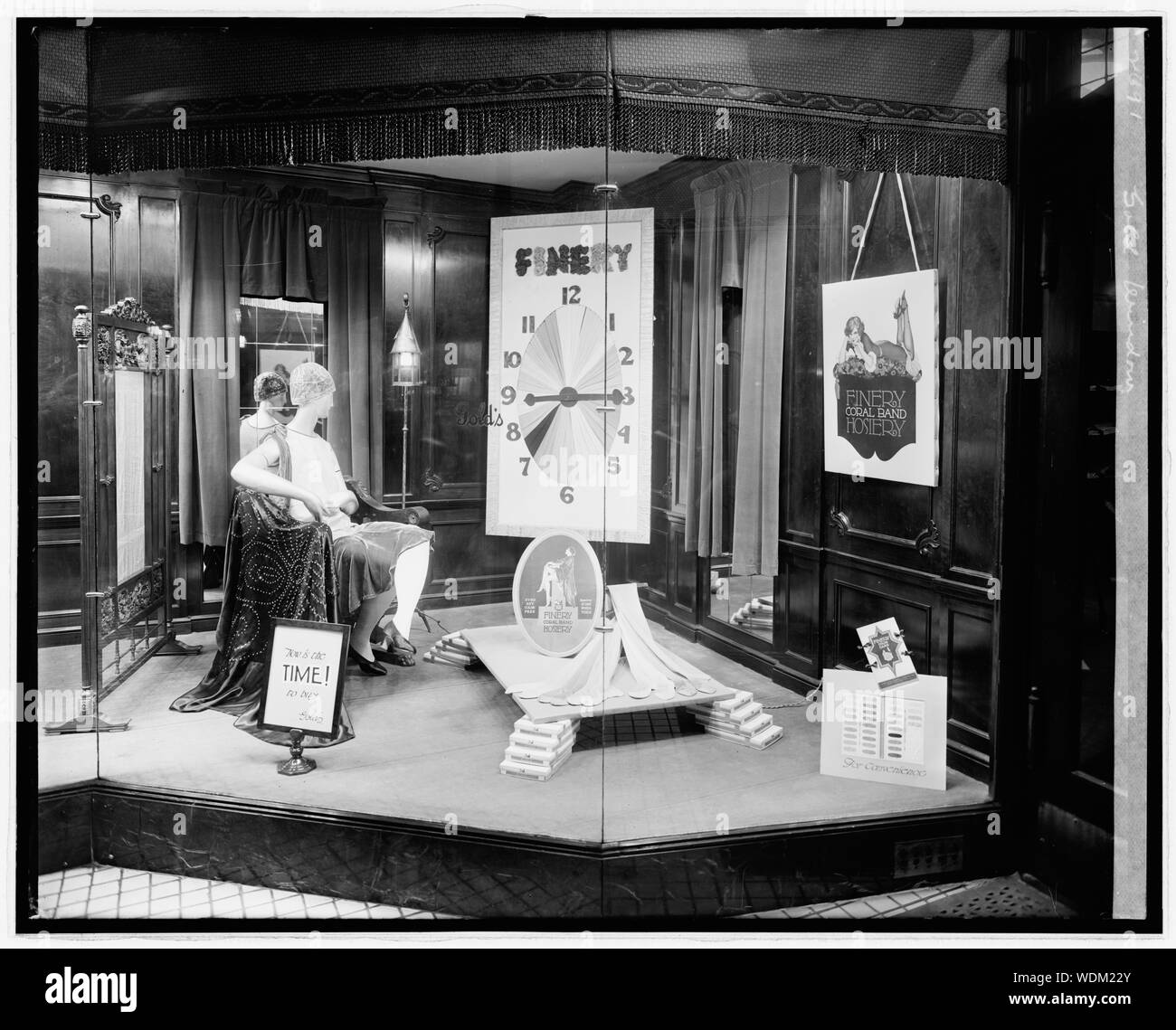 Oro finestra Riassunto/medio: 1, negativo : vetro 8 x 10 in. o più piccolo Foto Stock