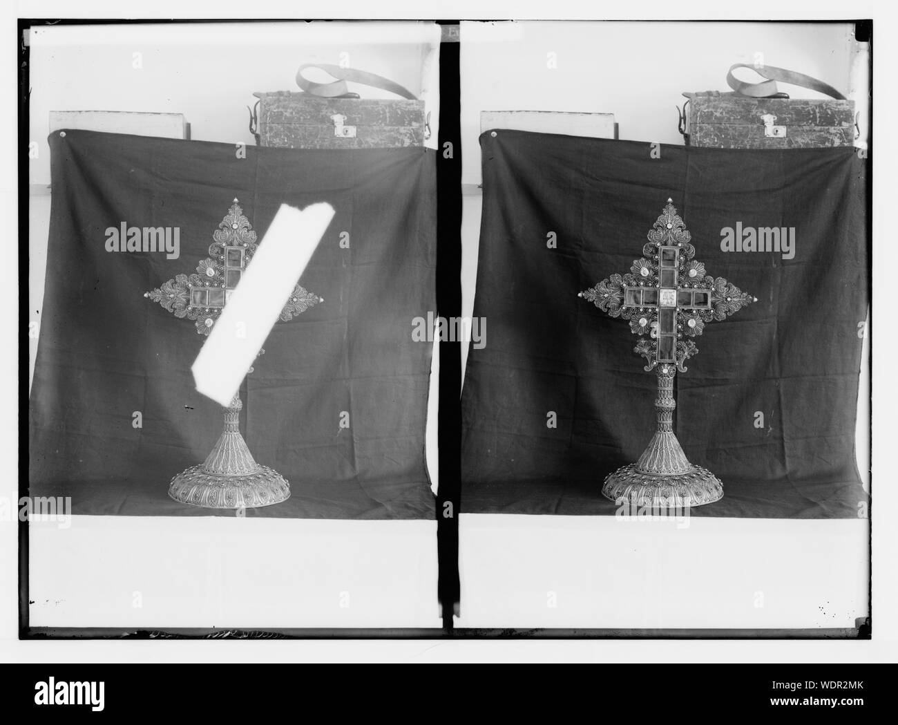 Tesori greco nella chiesa del Santo Sepolcro. Jewelled croce di Eraclio. Dato al Santo Sepolcro di questo imperatore nel 628 d.c. Abstract/medio: G. Eric e Edith Matson Collezione fotografica Foto Stock