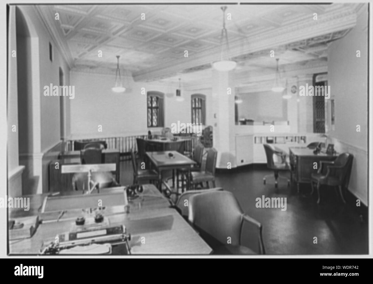 Greenwich Savings Bank, 36th St. e 6th Avenue, New York City. Abstract/medio: Collezione Gottscho-Schleisner Foto Stock