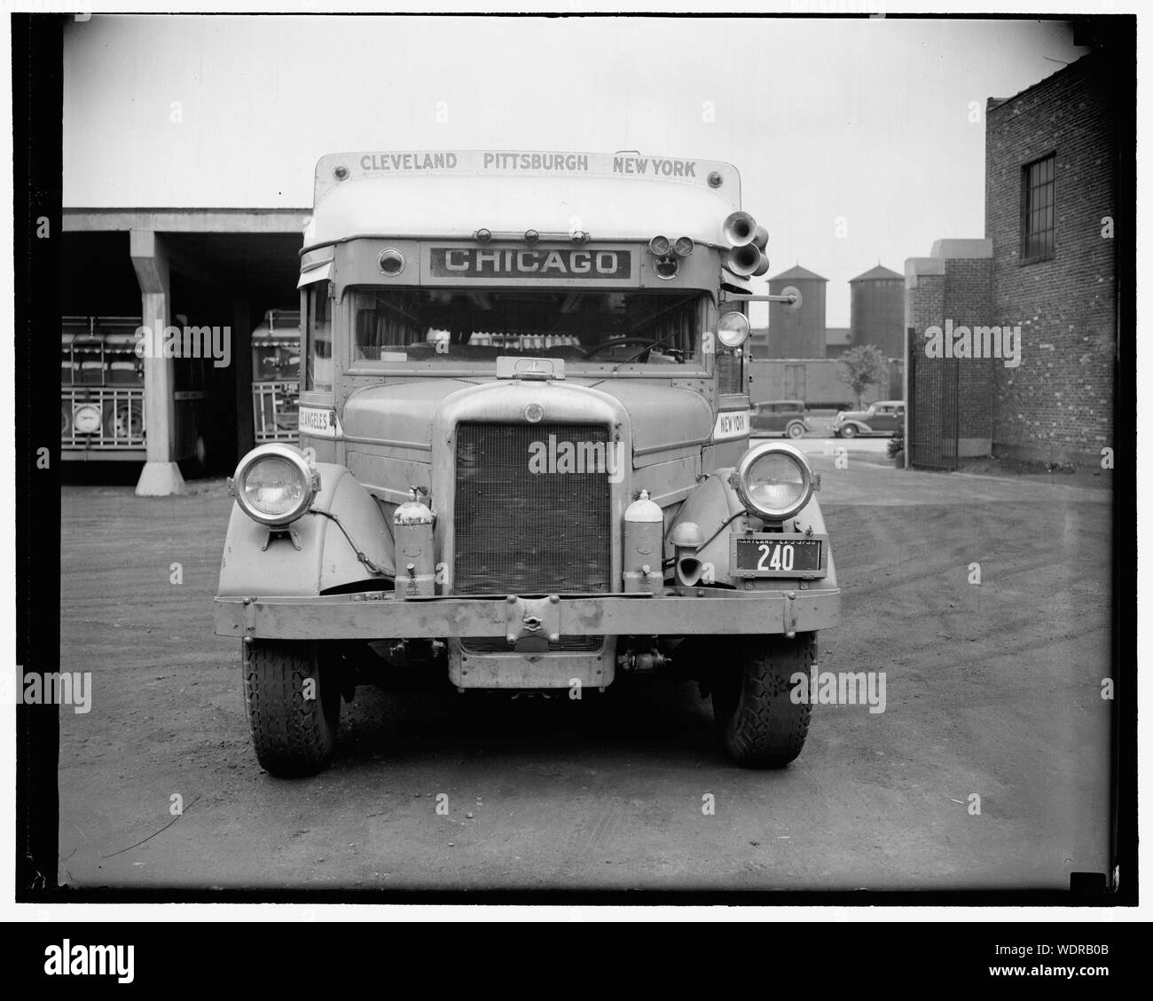 Greyhound Bus/astratta medio: 1 negativi : vetro 4 x 5 in. o più piccolo Foto Stock