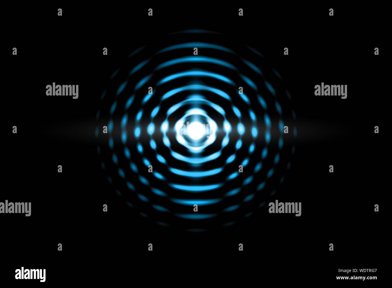 Luce astratta sfera blu effetto con le onde sonore oscillanti su sfondo nero Foto Stock