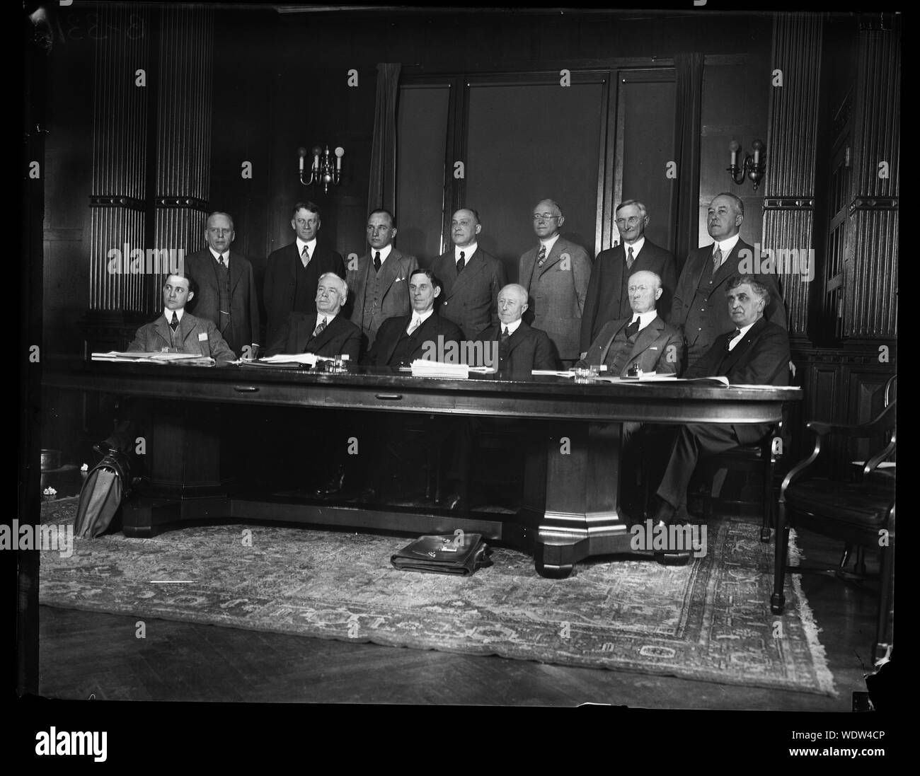 Gruppo include, in prima fila, Ray Wilbur, terzo da sinistra e da Charles Adams, foruth da sinistra Abstract/medio: 1 negativi : vetro 4 x 5 in. o più piccolo Foto Stock