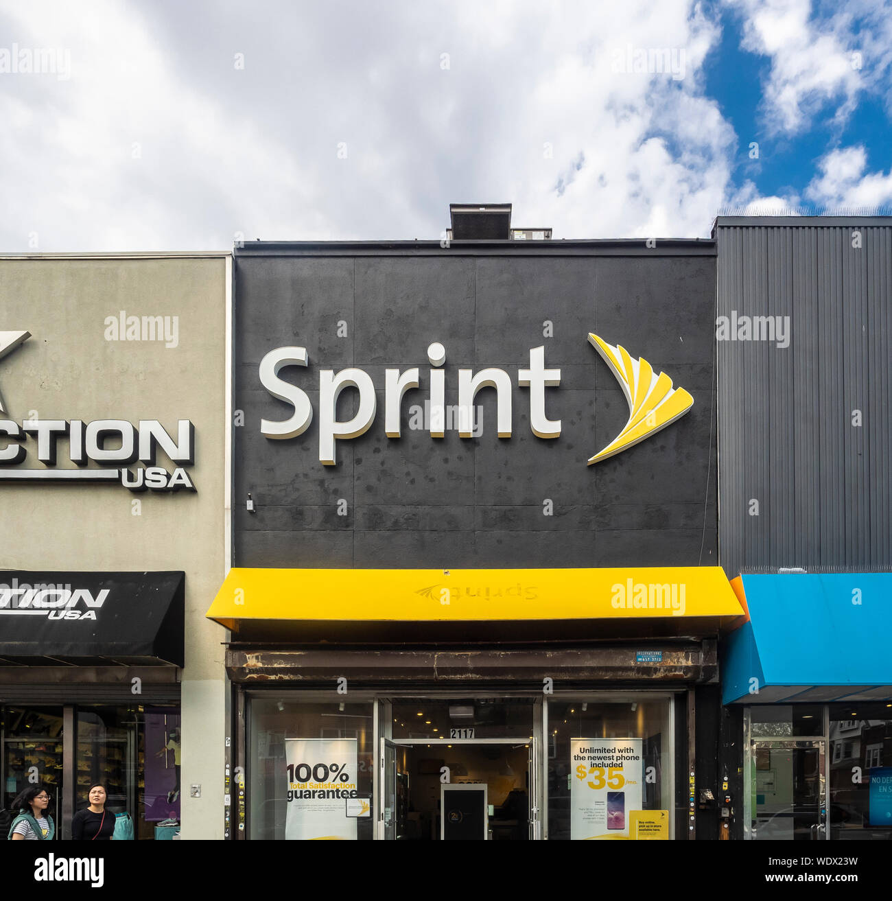 New York, NY - Maggio 17, 2019: esterno del negozio Sprint con logo, Brooklyn, New York. La Sprint Corporation è la quarta più grande operatore di telefonia mobile in la Foto Stock
