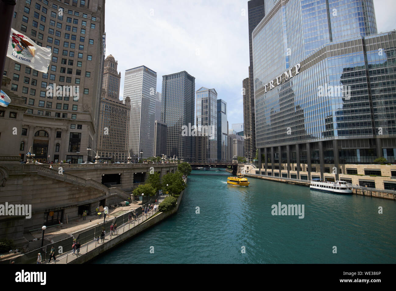 Vista del fiume Chicago dal ponte dusable Chicago in Illinois negli Stati Uniti d'America Foto Stock