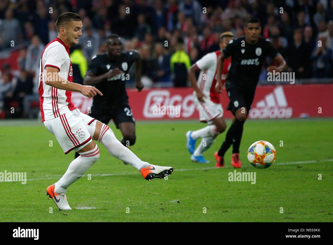 13 agosto 2019 Amsterdam, Paesi Bassi Champions League Ajax v PAOK Salonicco 13-08-2019: Voetbal: AJAX v PAOK Salonicco: Amsterdam Dusan Tadic 1-1 Foto Stock