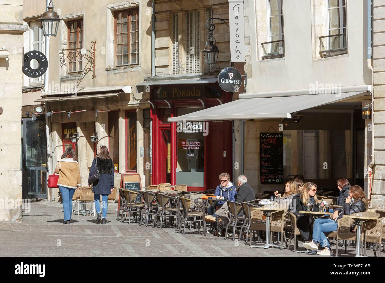 Francia, Meurthe et Moselle, Nancy, terrazza del caffè in Saint Epvre square Foto Stock