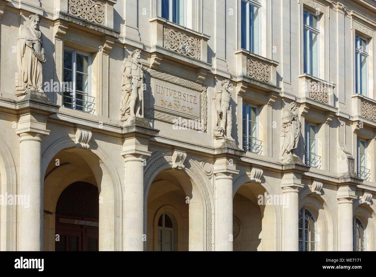 Francia, Meurthe et Moselle, Nancy, particolare della facciata del Palais de l'Universite uilt nel 1862 sotto Roma Grand Prix di architettura vincitore prosperare Morey in stile eclectical Foto Stock