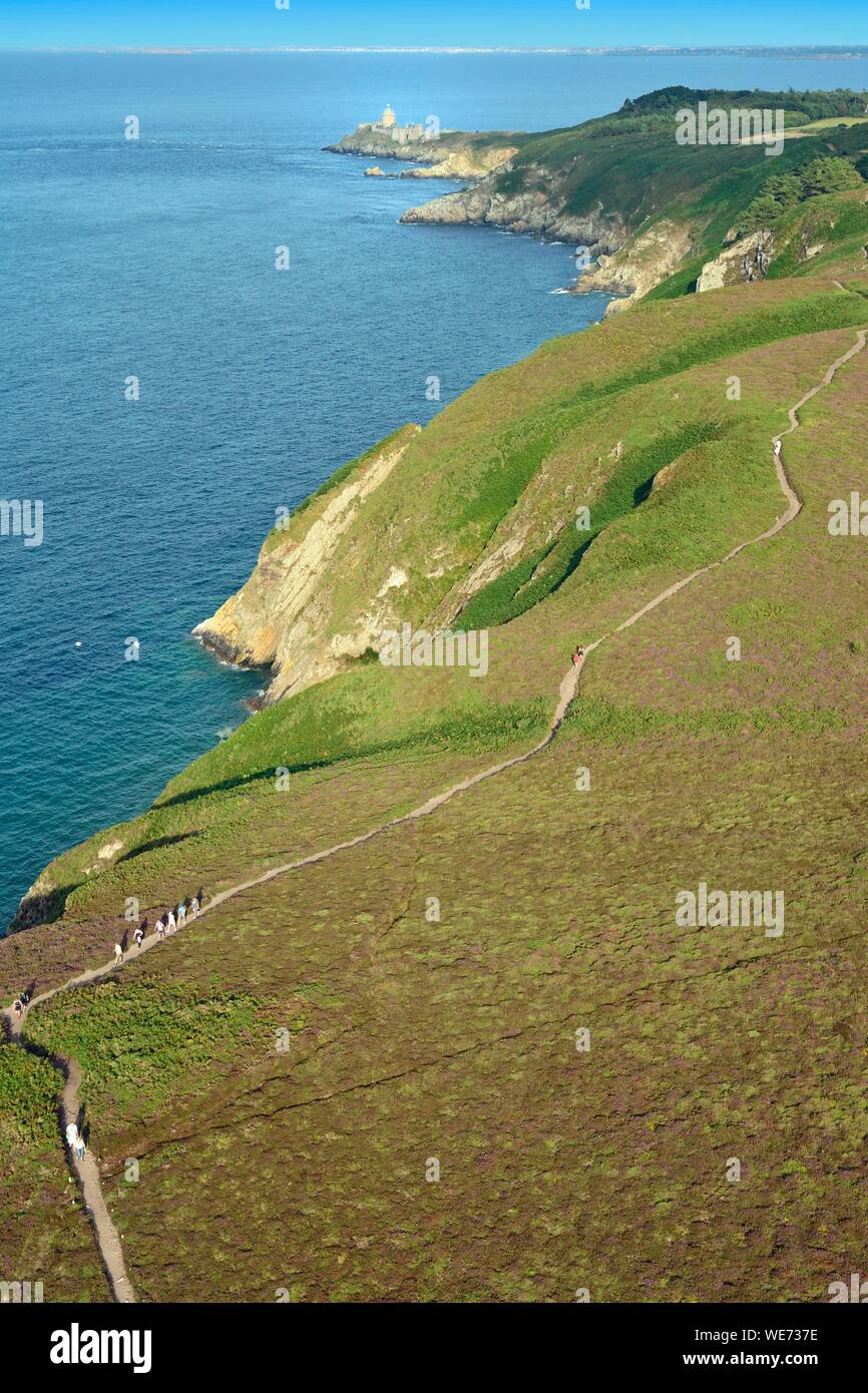 Francia, Cotes d'Armor, Plevenon, paesaggio del litorale bretone (vue aerienne) Foto Stock