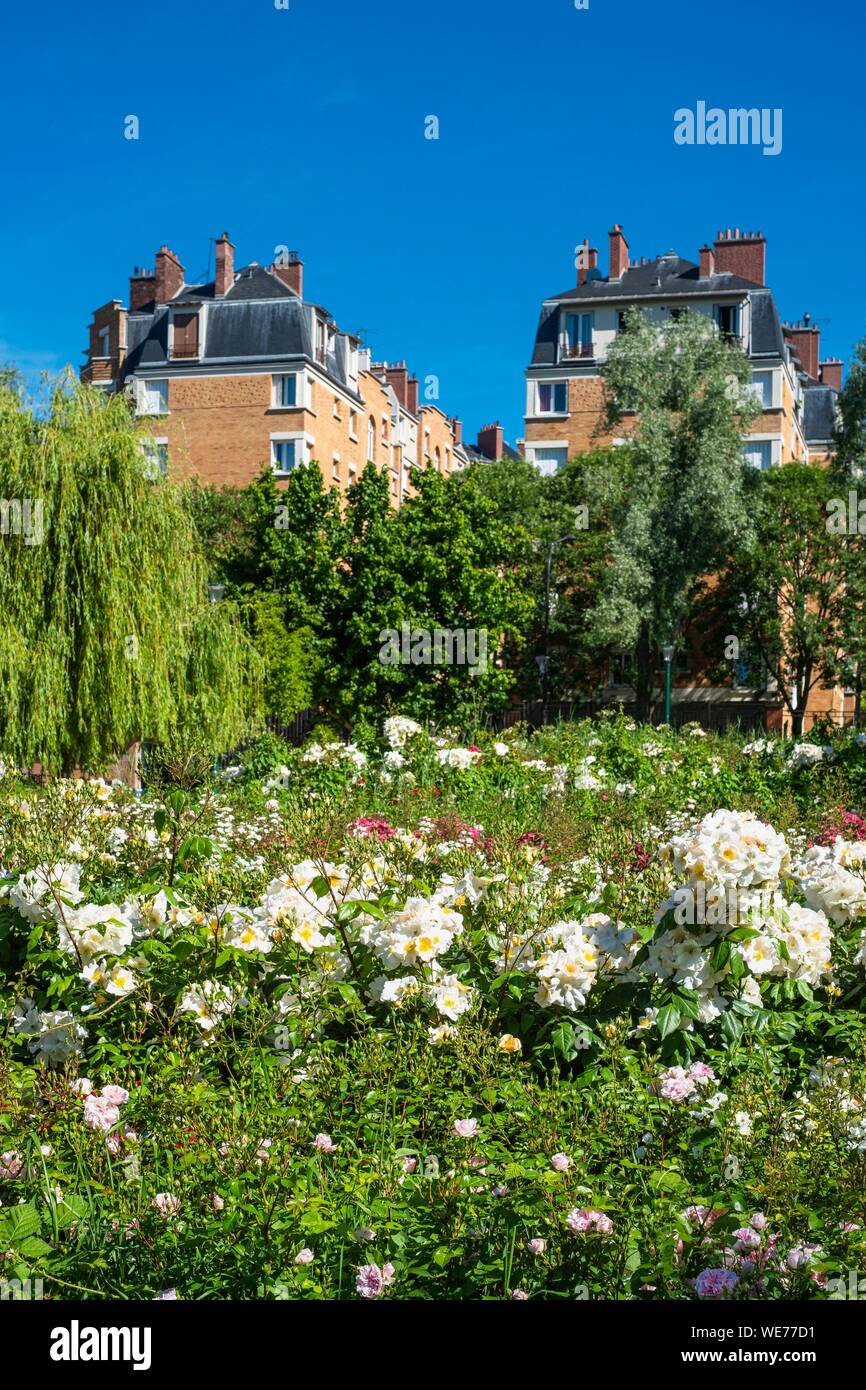 Francia, Parigi, lungo il GR® Parigi 2024, metropolita di lunga distanza sentiero escursionistico creato a sostegno di Parigi offerta per il 2024 Giochi Olimpici, distretto di Saint-Fargeau, Quadrato Severine Foto Stock