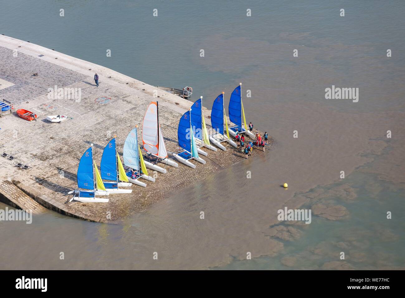 Francia, Charente Maritime, isola di Aix, scuola vela (vista aerea) Foto Stock
