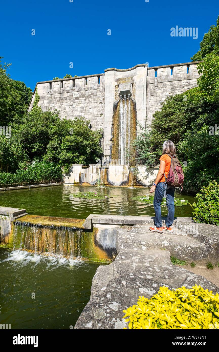 Francia, Parigi, lungo il GR® Parigi 2024, metropolita di lunga distanza sentiero escursionistico creato a sostegno di Parigi offerta per il 2024 Giochi Olimpici, Maison Blanche distretto, Parco Kellermann Foto Stock