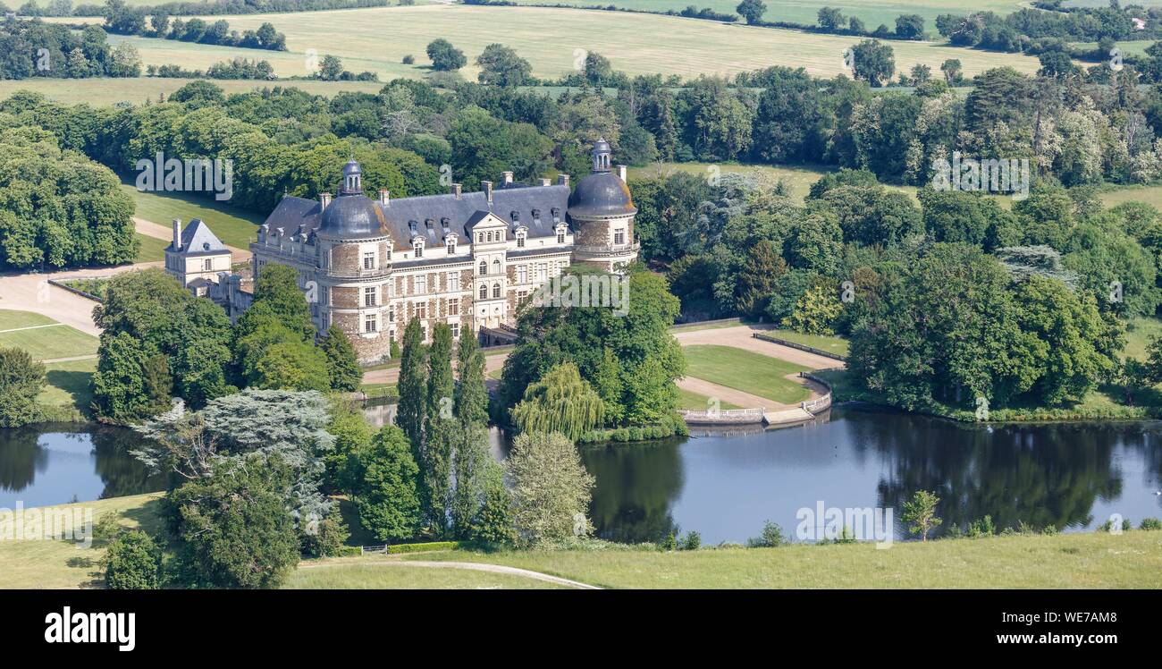 Francia, Maine et Loire, Saint Georges sur Loire, Chateau de Serrant (vista aerea) Foto Stock