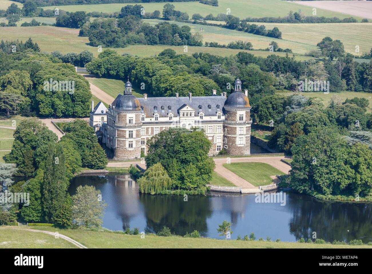 Francia, Maine et Loire, Saint Georges sur Loire, Chateau de Serrant (vista aerea) Foto Stock