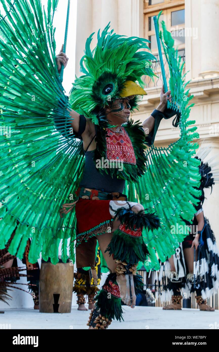 Messico, Chiapas, San Cristobal de las Casas, ballerina in costume Maya Foto Stock