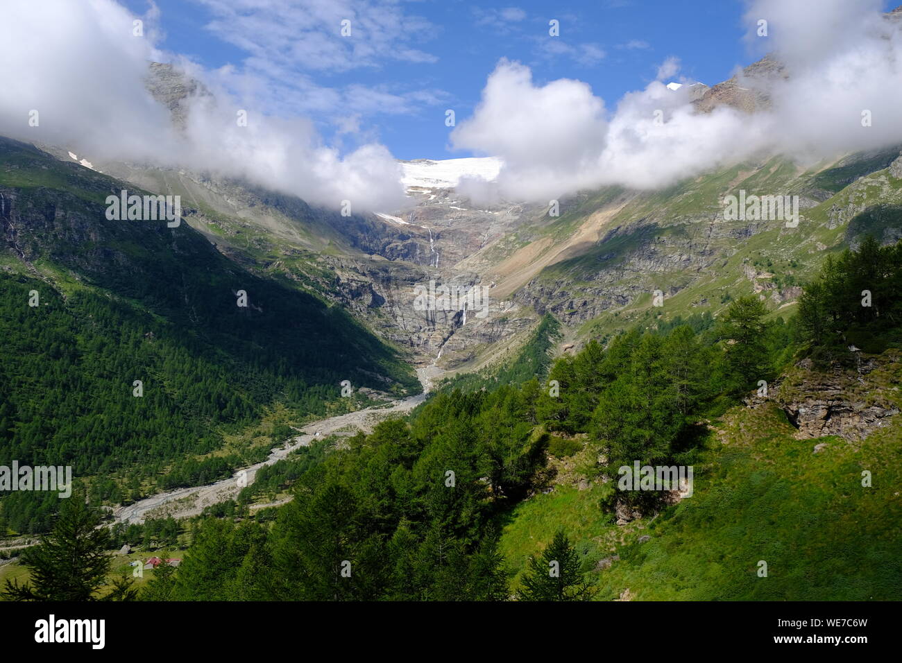 Viste da Alp Grum stazione ferroviaria Foto Stock