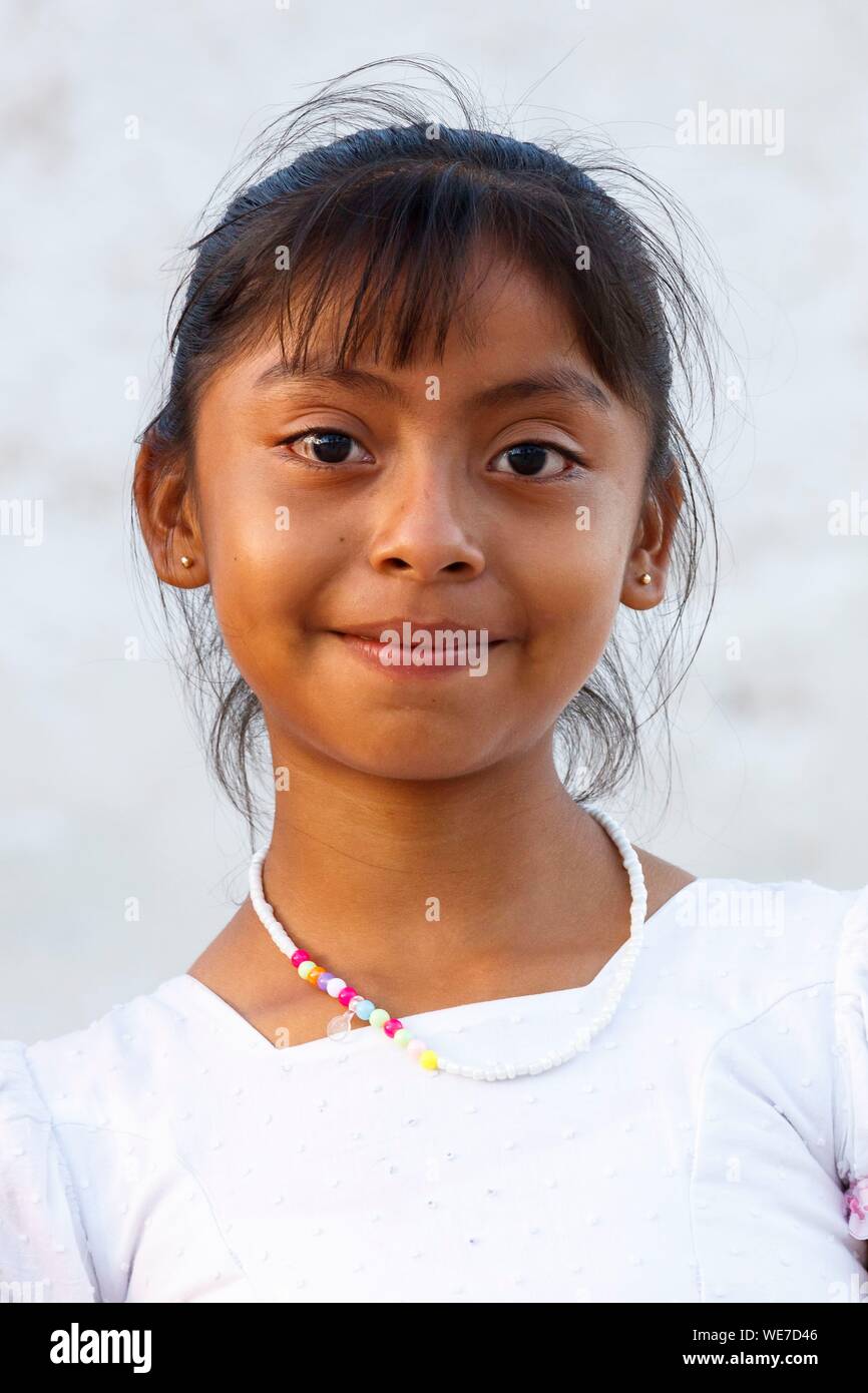 Messico, stato di Campeche, Campeche, giovane ragazza ritratto Foto Stock