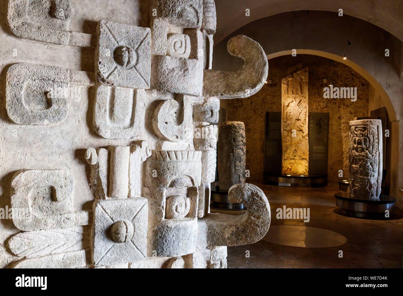 Messico, stato di Campeche, Campeche, città fortificata elencati come patrimonio mondiale dall' UNESCO, Maya museo di architettura Foto Stock