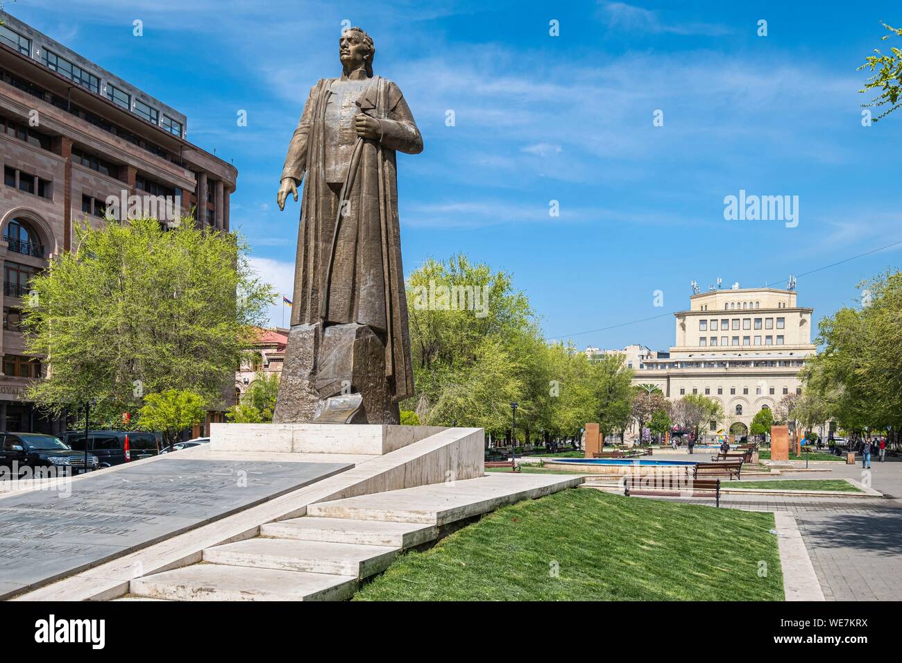 Armenia, Yerevan, Hanrapetutyan Street, statua di Garegin Nzhdeh, uomo politico armeno, filosofo e rivoluzionario Foto Stock
