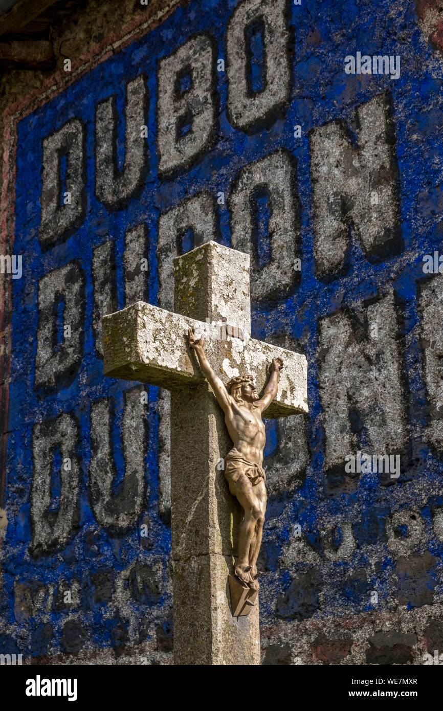 Francia, Haute Loire, a Costaros, Cristo e la pubblicità Foto Stock