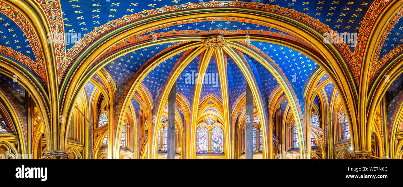 Francia, Parigi, zona elencata come patrimonio mondiale dall' UNESCO, Ile de la Cite, Sainte Chapelle, gotica del tetto della cappella inferiore Foto Stock