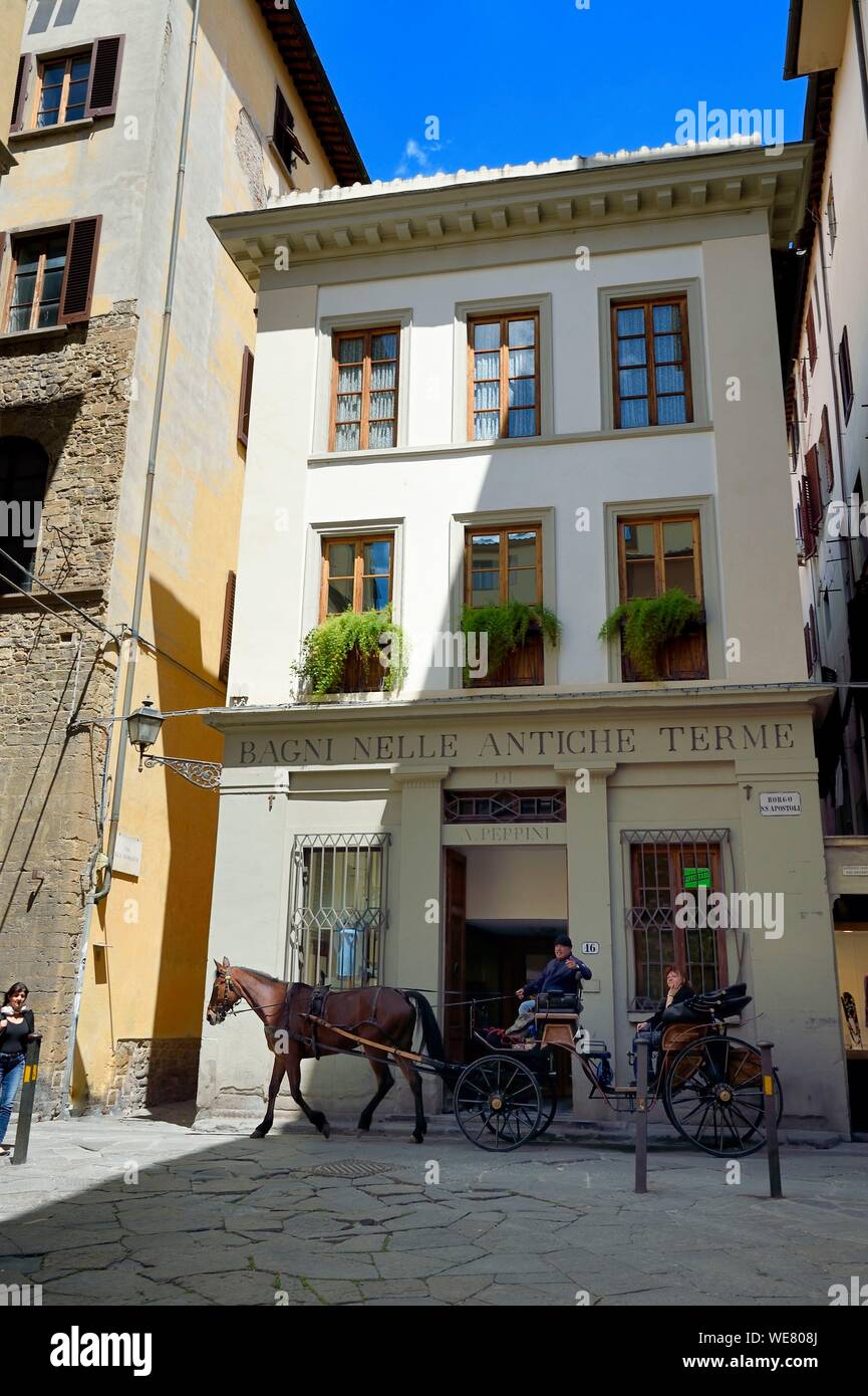 L'Italia, Toscana, Firenze, elencati come patrimonio mondiale dall' UNESCO, bagni vecchi del XIX secolo costruito sulle terme romane, carrozza Piazza del Limbo Foto Stock