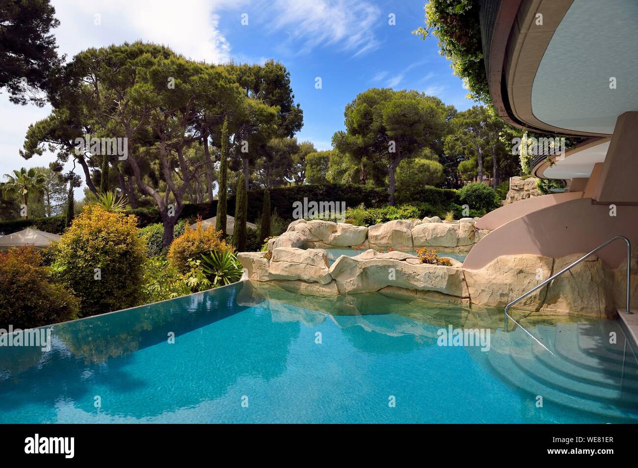Francia, Alpes Maritimes, Saint Jean Cap Ferrat, Grand-Hotel du Cap Ferrat, un albergo a 5 stelle di palazzo dal Four Seasons Hotel, piscina infinity privata del pool suite Foto Stock