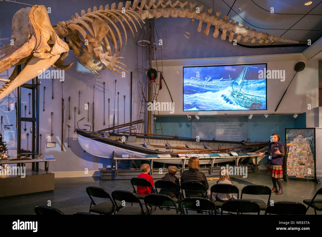 Stati Uniti, New England, Massachusetts, Nantucket Island, Nantucket, Nantucket Whaling Museum, lo scheletro di balena e presentazione di caccia alle balene Foto Stock