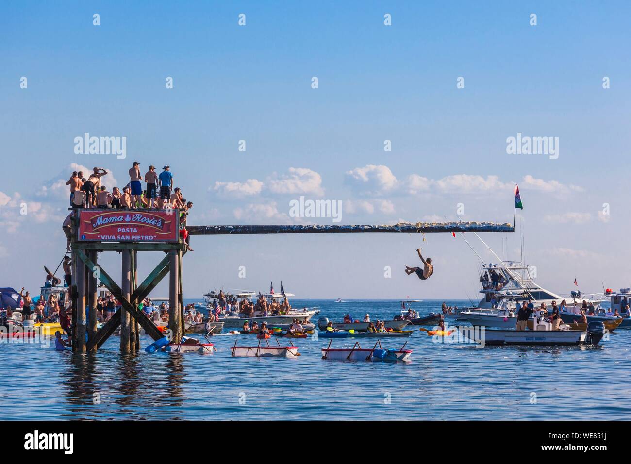 Stati Uniti, New England, Massachusetts, Cape Ann, Gloucester, Saint Peters Fiesta, Tradizionale Italiana comunità di pesca Festival, grassa Pole la concorrenza Foto Stock