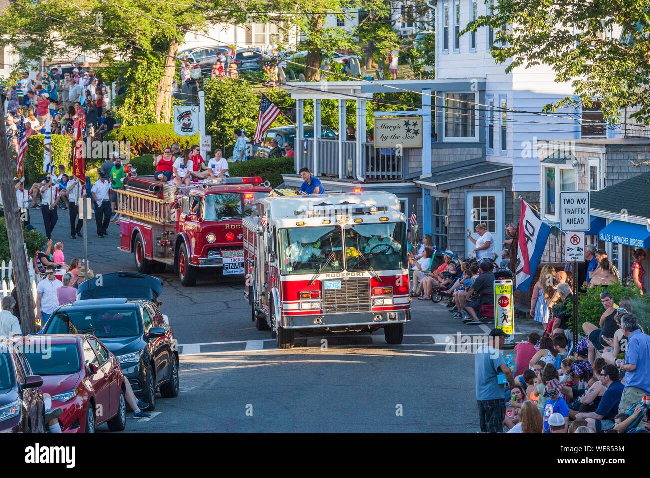 Stati Uniti, New England, Massachusetts, Cape Ann, Rockport, Rockport Quarta di luglio Parade, firetrucks e veicoli di emergenza Foto Stock