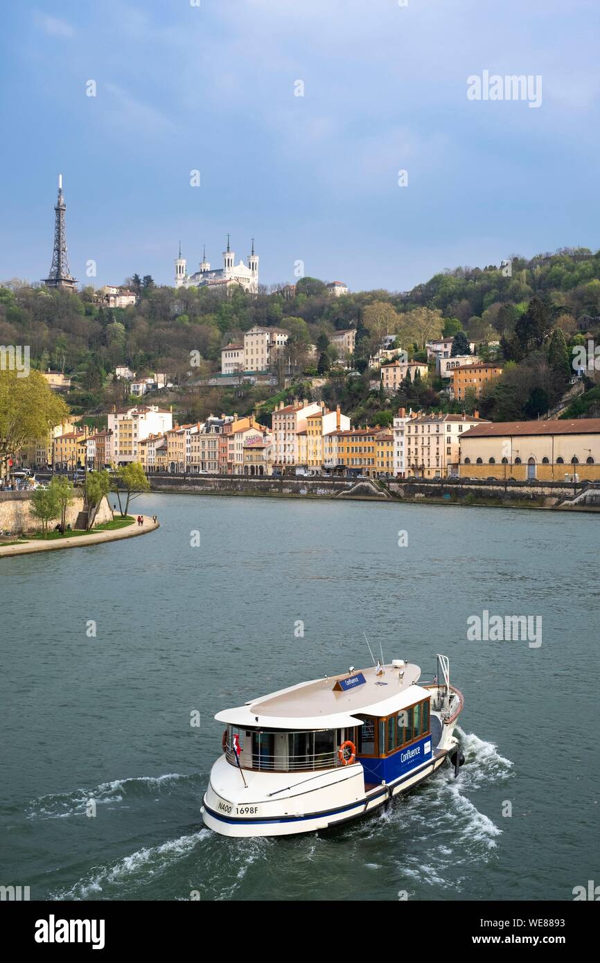 Francia, Rhone, Lione, storico quartiere elencati come Patrimonio Mondiale dell'UNESCO, il Vaporetto battello navetta sul fiume Saona Foto Stock