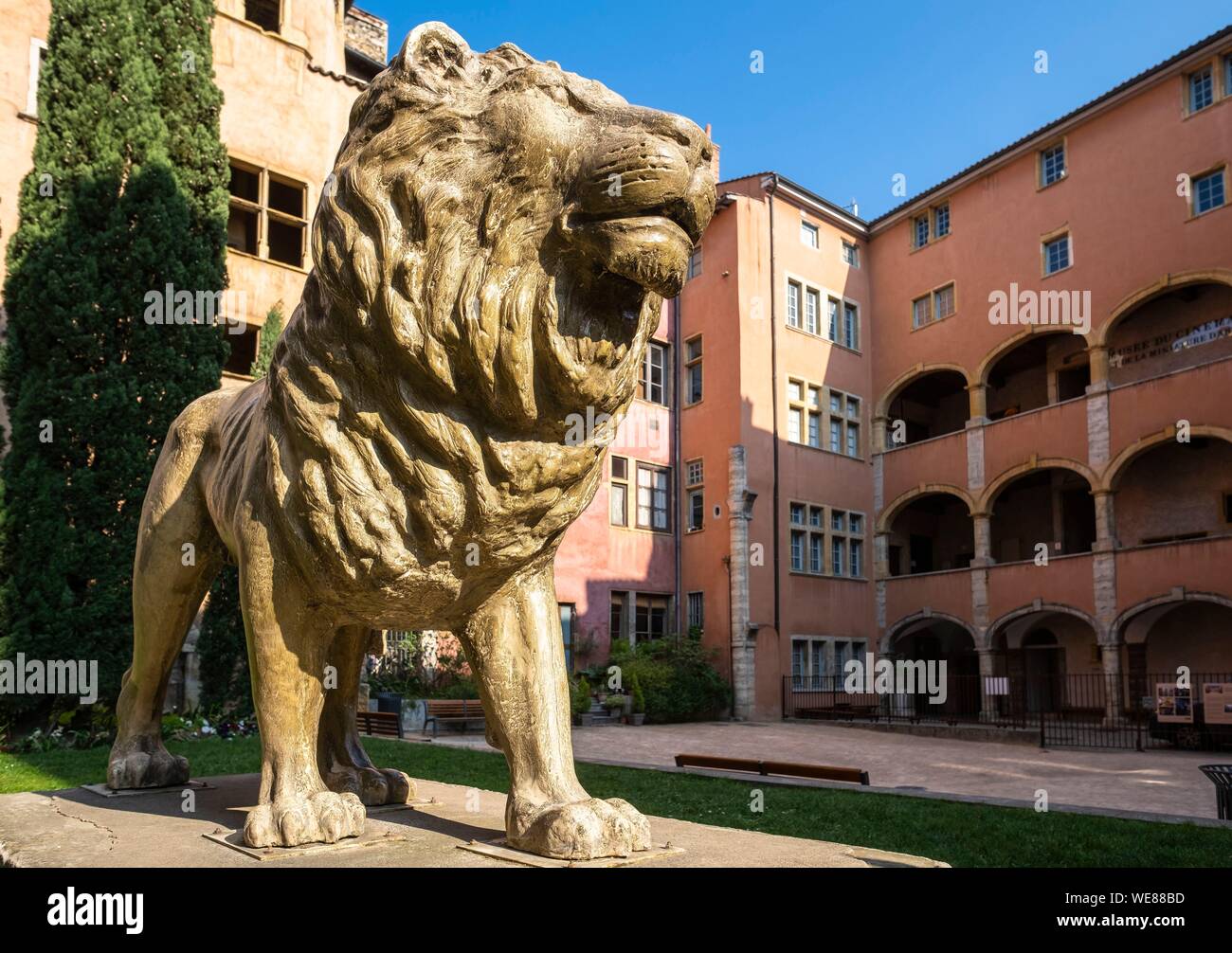 Francia, Rhone, Lione, storico quartiere elencati come Patrimonio Mondiale dell'UNESCO, Lione Vecchia, Saint-Jean distretto, lo stile rinascimentale Maison des Avocats convertito in miniatura e il Museo del Cinema (MIM) Foto Stock